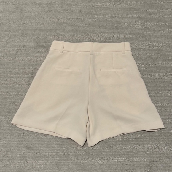 Artiiza Wilfred The Effortless Short Mid-Thigh - Crepette Size 6 - Picture 5 of 5